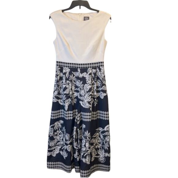 VINCE CAMUTO Sleeveless Jumper Jumpsuit Ivory Navy Floral Mid Calf Flowy Size 8 - Picture 1 of 8